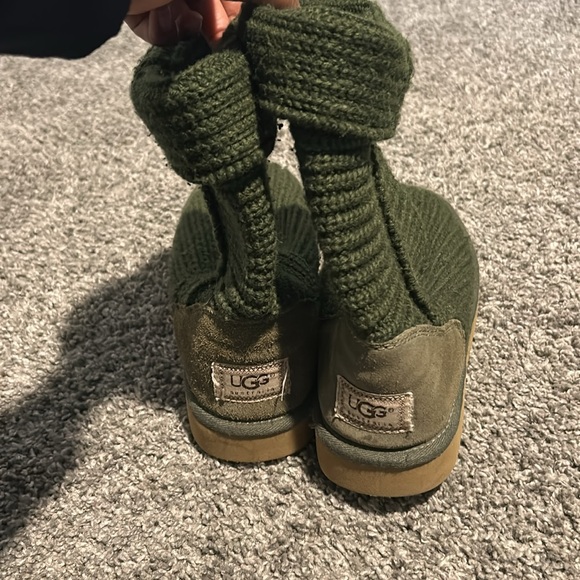 Forest green mid calf uggs boots - Picture 2 of 5